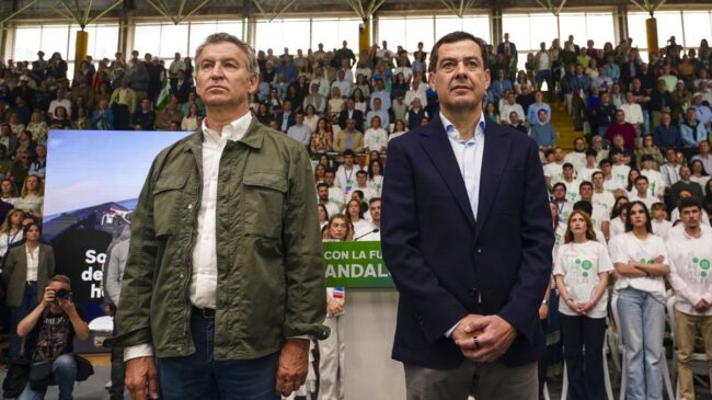 Feijóo pide «responsabilidades al máximo nivel» por la muerte de los dos guardias civiles