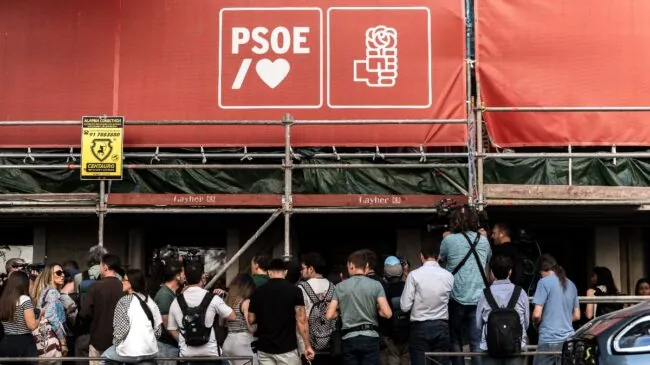 La UCO acude a la sede del PSOE por datos sobre la financiación irregular de sus cloacas