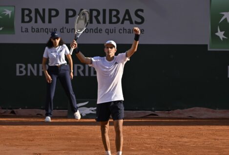 Jódar se agiganta en París y ya mira a octavos tras una batalla de cinco sets contra Michelsen