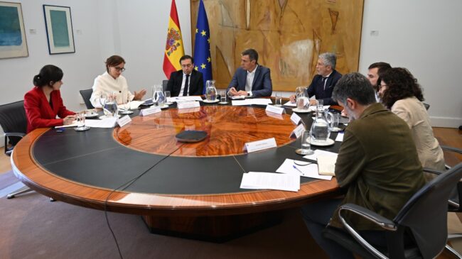 Los españoles del crucero con hantavirus harán cuarentena en el Hospital Gómez Ulloa