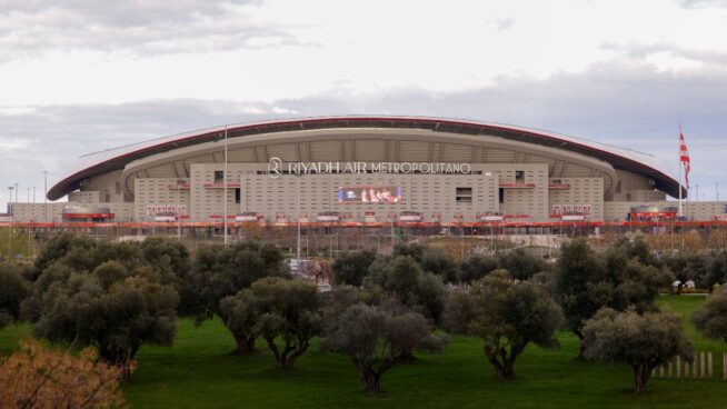 El Metropolitano refuerza la limpieza en Las Rosas durante las noches de concierto