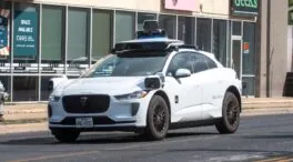 ¿Subirías a un vehículo sin conductor? Así son los robotaxis que darán servicio en Europa