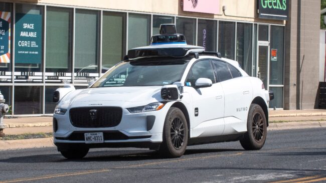¿Subirías a un vehículo sin conductor? Así son los robotaxis que darán servicio en Europa