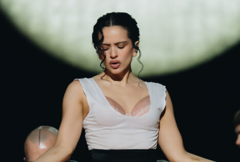 Rosalía aplaza tres conciertos en Miami y Orlando por «una emergencia familiar»