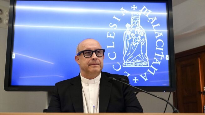 Un sacerdote acusado de agredir sexualmente a cuatro mujeres será juzgado este lunes