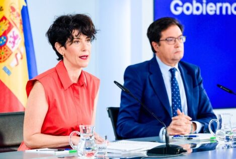 El Gobierno sigue confiando en la inocencia de Zapatero y defiende el rescate de Plus Ultra