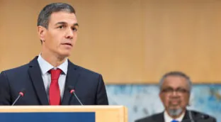 Sánchez critica la prioridad nacional ante la OMS: «Quien divide no fortalece a su país»