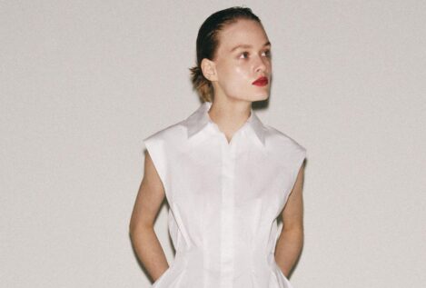 Adiós a las bailarinas: Primark y Zara tienen las cinco sandalias de tira fina básicas de tendencia en primavera 2026 para llevar con vaqueros y camisa blanca
