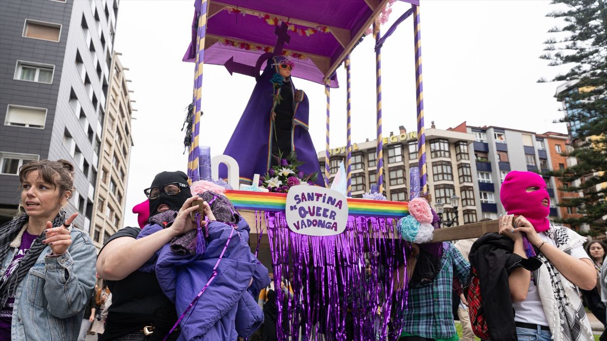 Abren diligencias en Asturias ante un posible delito religioso por la ‘Santina Queer’