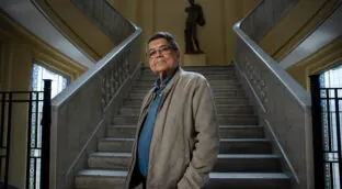 El nicaragüense Sergio Ramírez ocupará la silla de Vargas Llosa como académico de la RAE
