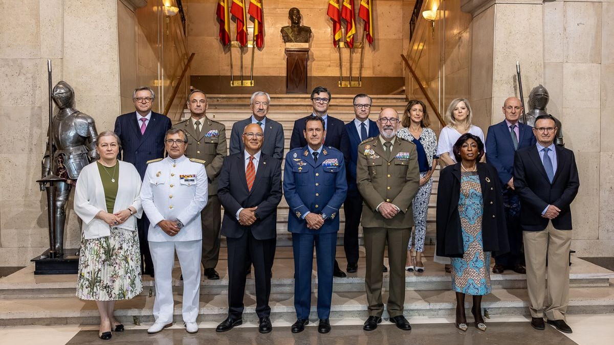 La Fundación Feindef presenta la Feria de Defensa y Seguridad al cuerpo diplomático acreditado en España