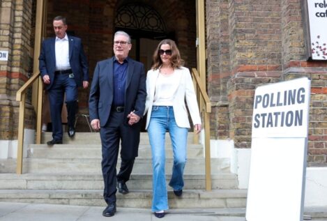 Figuras del laborismo piden la dimisión de Starmer tras el revés electoral