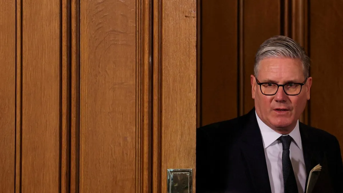 Starmer se agarra al poder en Reino Unido pese a las peticiones de dimisión en su Gobierno