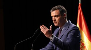 Sánchez refuerza su arsenal mediático con una productora aprobada a la vez que 'Telepedro'