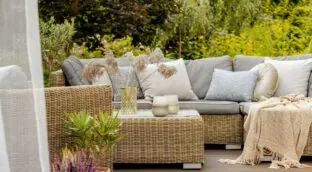 Los cinco consejos de Ikea para decorar tu terraza este verano: «Sin cables por medio y adaptado al espacio que tienes»