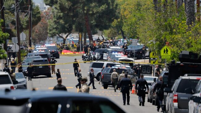 Al menos tres víctimas y dos sospechosos muertos en un tiroteo en una mezquita de EEUU