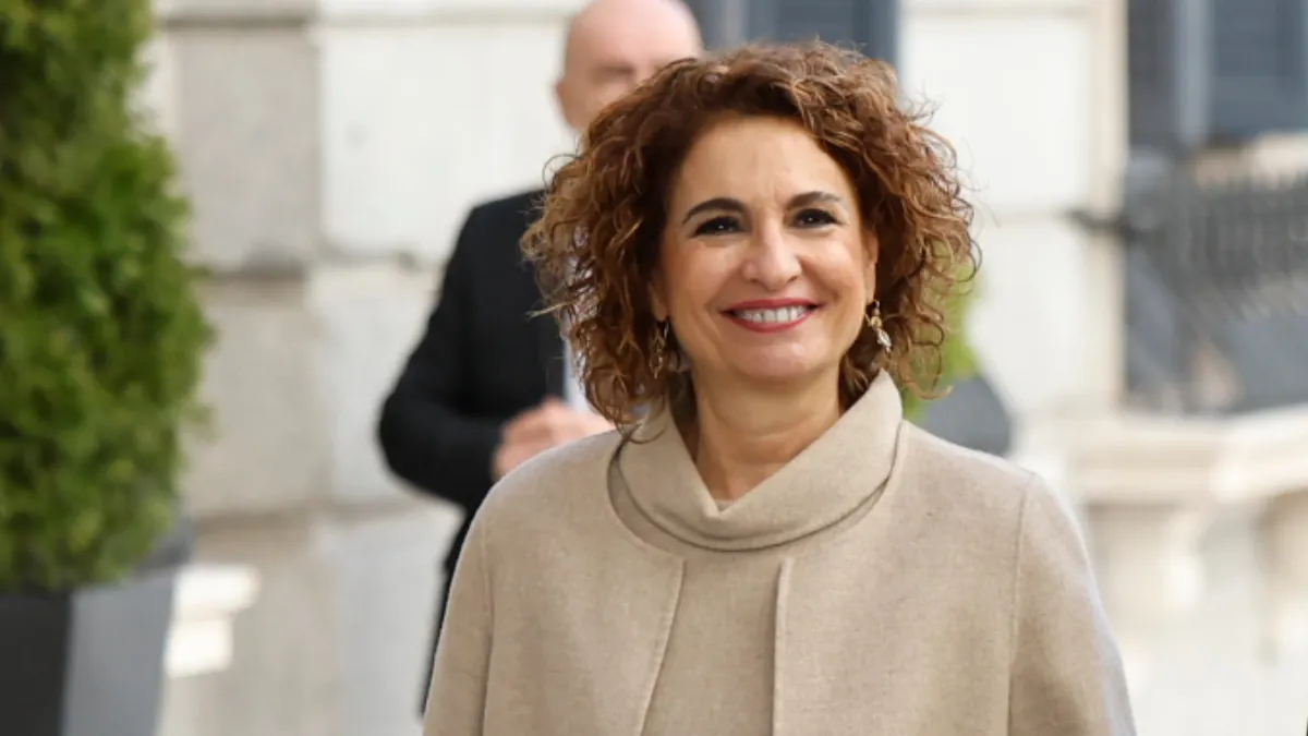Montero confía en «ganar» y espera estar el lunes «ya conformando gobierno» andaluz