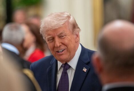 Trump asegura que el diálogo con Irán sigue su curso y que no firmará un acuerdo precipitado