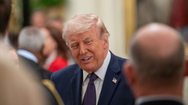 Trump asegura que el diálogo con Irán sigue su curso y que no firmará un acuerdo precipitado