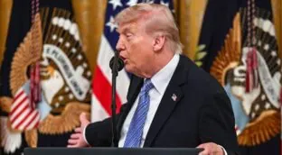 Trump vuelve a criticar al Papa antes de la visita de Rubio: «Pone en peligro a muchos católicos»