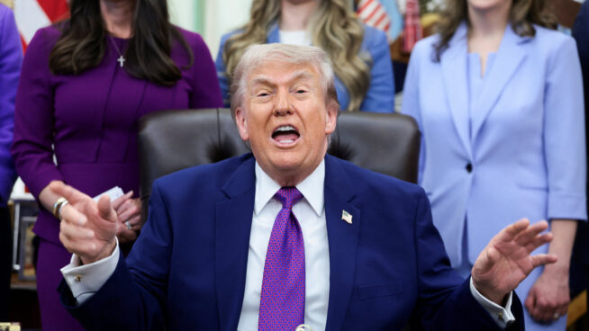 Trump insinúa que la Reserva Federal podría no reducir los tipos hasta el fin de la guerra de Irán