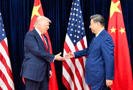 Trump prevé «un futuro fantástico» con Pekín en el inicio de su visita a China con empresarios