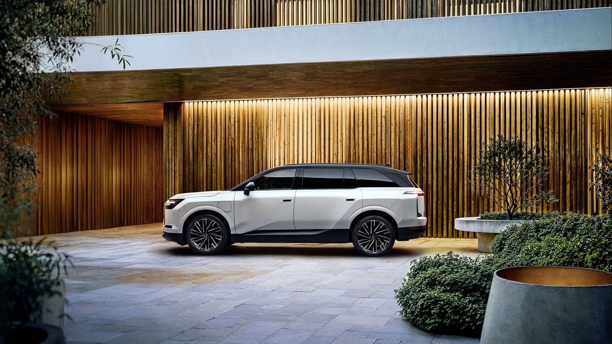 Lexus presenta el TZ, un exquisito SUV eléctrico con tres filas de asientos