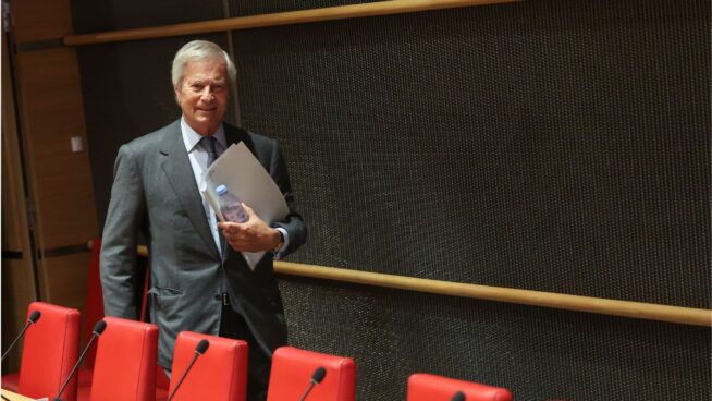 Bolloré, el 'Murdoch francés' que es clave en Prisa y al que vigilan desde el Gobierno