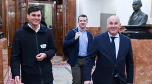 El PSOE fuerza al PP a aclarar si autorizó a Vito Quiles para utilizar un despacho en el Congreso