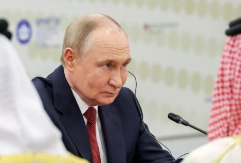 Putin y el rey de Baréin reclaman una «rápida solución política» a la guerra en Irán