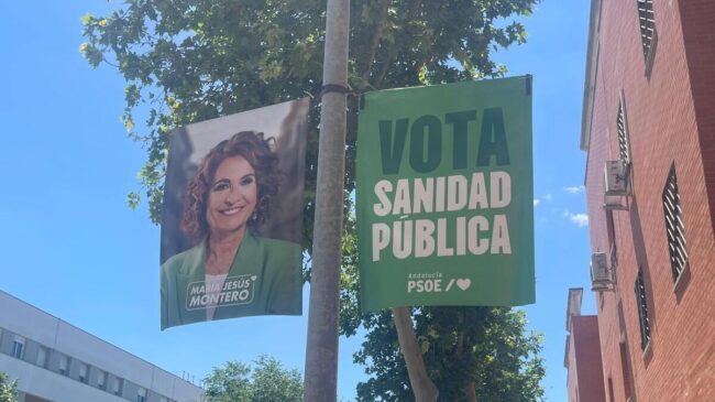 La polémica por las banderolas electorales en Sevilla agita la campaña andaluza