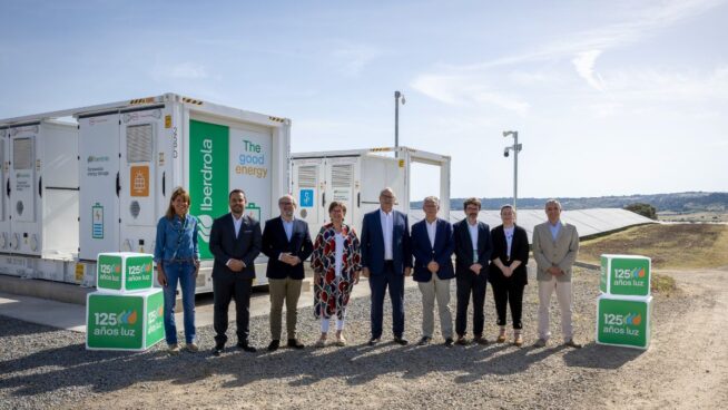 Iberdrola inaugura la mayor batería de almacenamiento de energía en el complejo Campo Arañuelo (Cáceres)