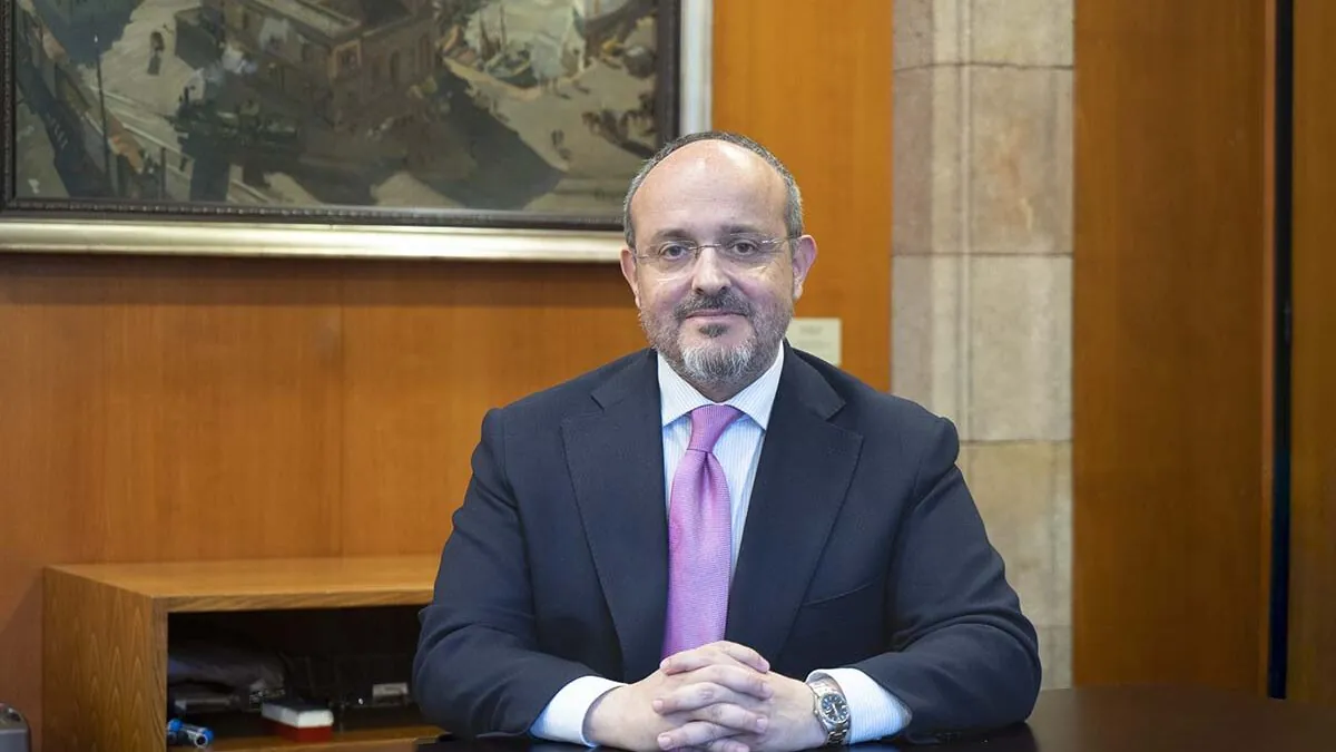 Alejandro Fernández (PP): «Sánchez solo puede sobrevivir retorciendo la democracia»