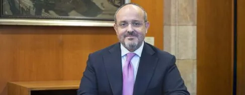 Alejandro Fernández (PP): «Sánchez solo puede sobrevivir retorciendo la democracia»
