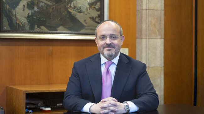 Alejandro Fernández (PP): «Sánchez solo puede sobrevivir retorciendo la democracia»