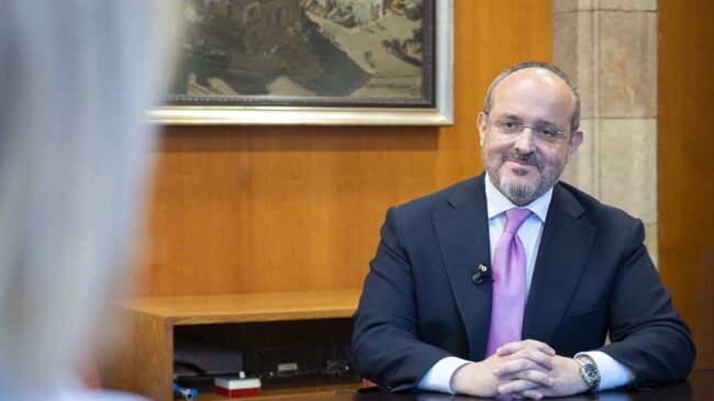 VÍDEO | Entrevista a Alejandro Fernández: «Sánchez solo puede sobrevivir retorciendo la democracia»