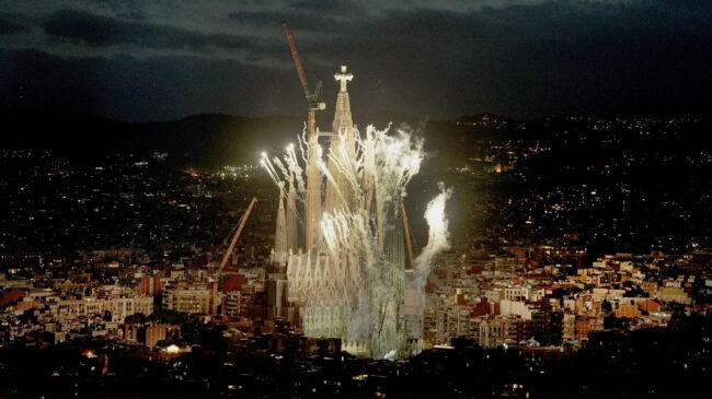 Así ha sido el homenaje a Antonio Gaudí para inaugurar la nueva torre de la Sagrada Familia