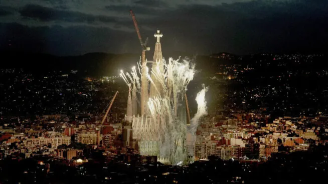 Así ha sido el homenaje a Antonio Gaudí para inaugurar la nueva torre de la Sagrada Familia