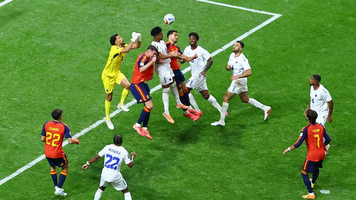 España decepciona en su debut en el Mundial tras empatar sin goles contra Cabo Verde