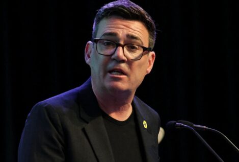 El alcalde laborista Andy Burnham se hace con un escaño y podrá desafiar a Starmer