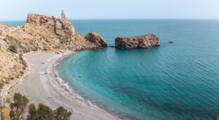 Dunas gigantes y playas invisibles: algunos de los tesoros naturales que esconde la costa andaluza