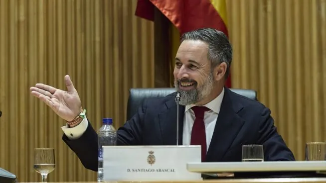 Abascal acusa a Sánchez de «blanqueamiento» y de «esconderse» tras la visita del Papa