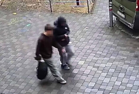 En la guerra ruso-ucraniana se está usando a un nuevo tipo de soldado sin saberlo: adolescentes