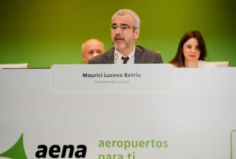 AENA se guarda un comodín para recurrir a la Justicia el hachazo de la CNMC a sus tasas