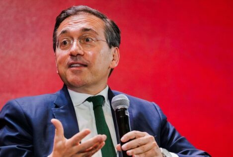 Albares ve «esencial» que la navegación por Ormuz sea «libre y segura» tras el acuerdo