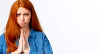 Los psicólogos coinciden: alegrarse de las desgracias ajenas es inevitable, totalmente normal y no te convierte en mala persona