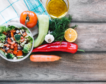 Tres cremas caseras fresquitas de verduras que todo el mundo querrá para desinflamar: la de calabacín es la más viral del verano