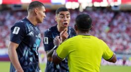 Almirón, primer expulsado por taparse la boca tras el 'caso Prestianni-Vinicius'