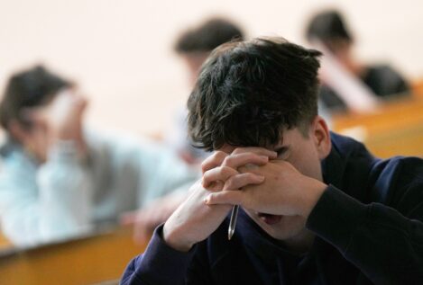 Profesores exigen dimisiones por los «errores» del examen de dibujo técnico en la PAU gallega