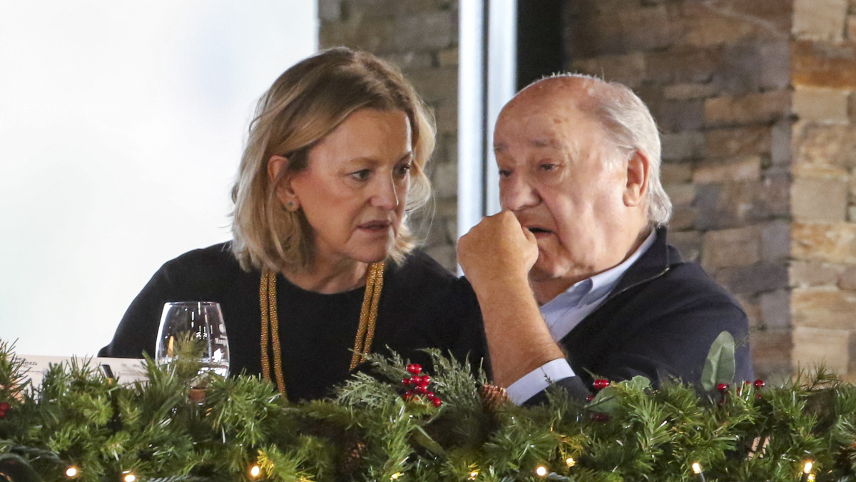 Amancio Ortega, sobre sus padres: «Sigo siendo el mismo hijo de ferroviario que llegó a La Coruña en un tren»